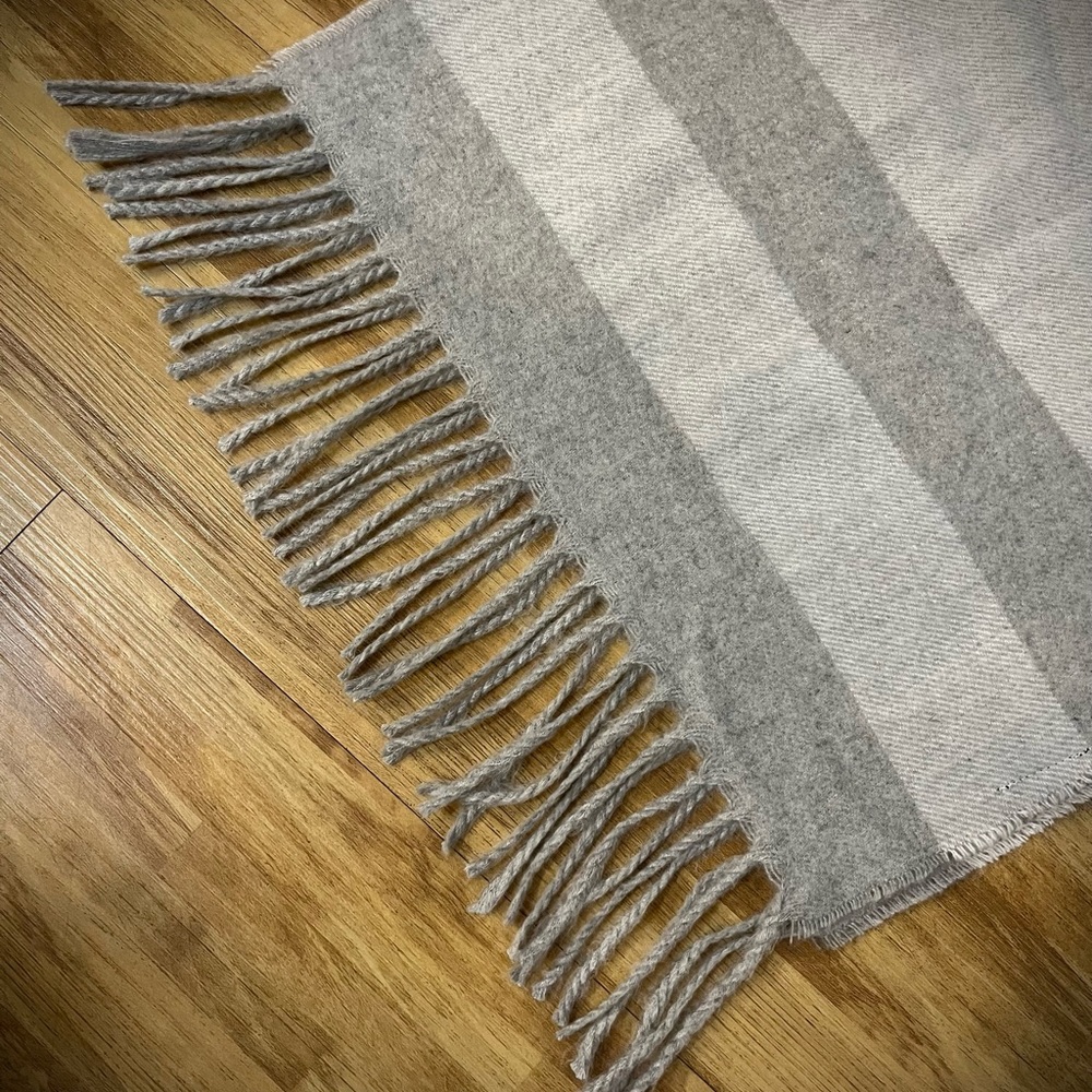 Two-tone gray winter scarf